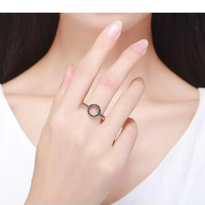 Sparkling Halo Finger Ring